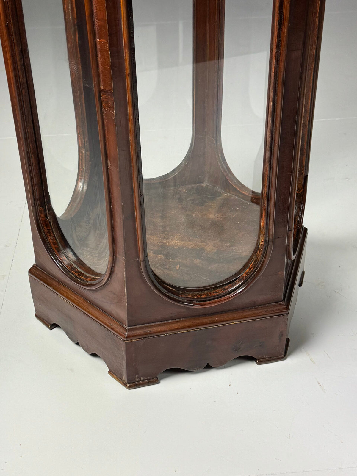 Pair of Octagonal Display Cabinets with Marble Tops, 19th Century, photo 2