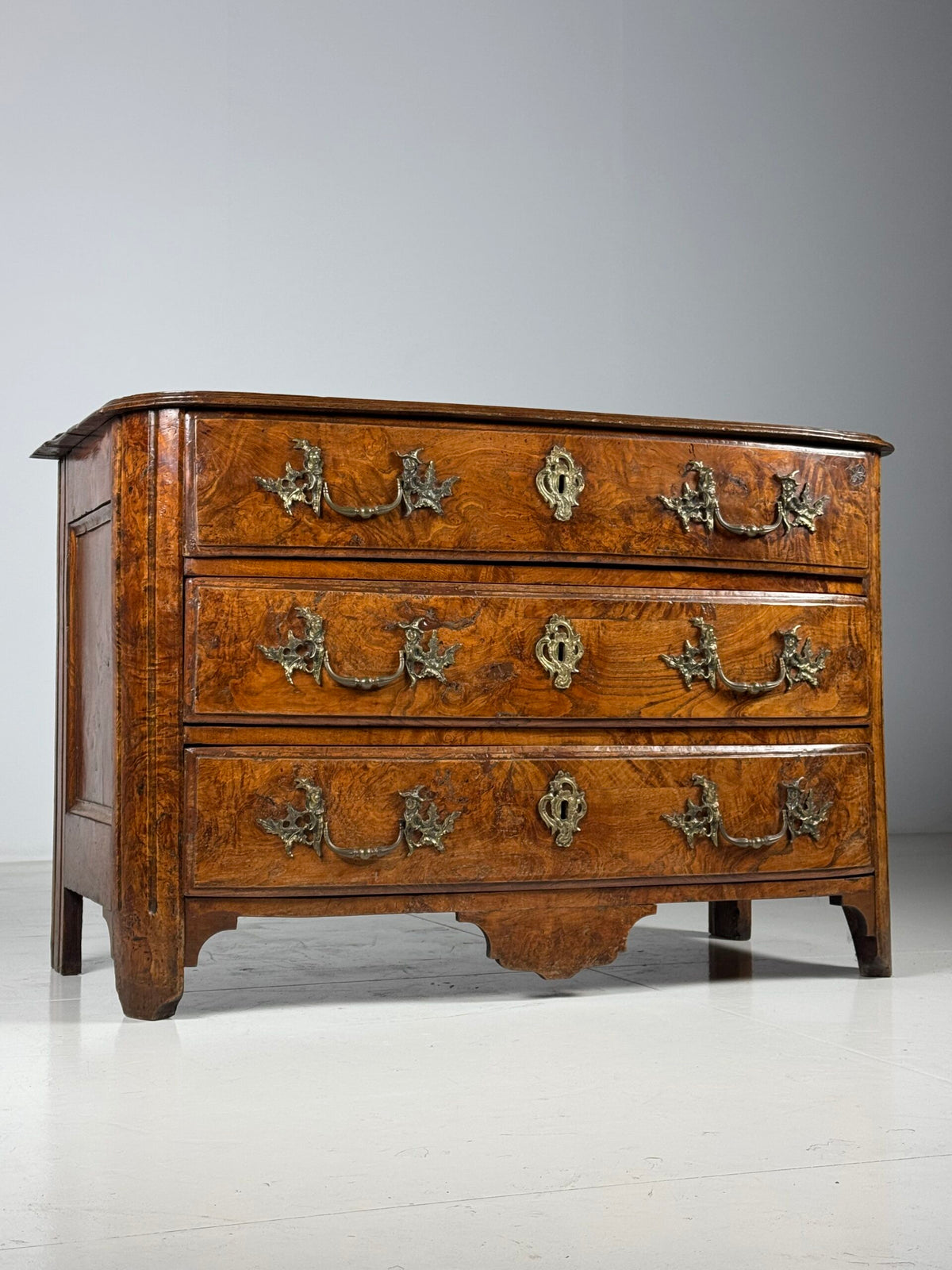 Large French Commode with Three Drawers, 18th Century, photo 1