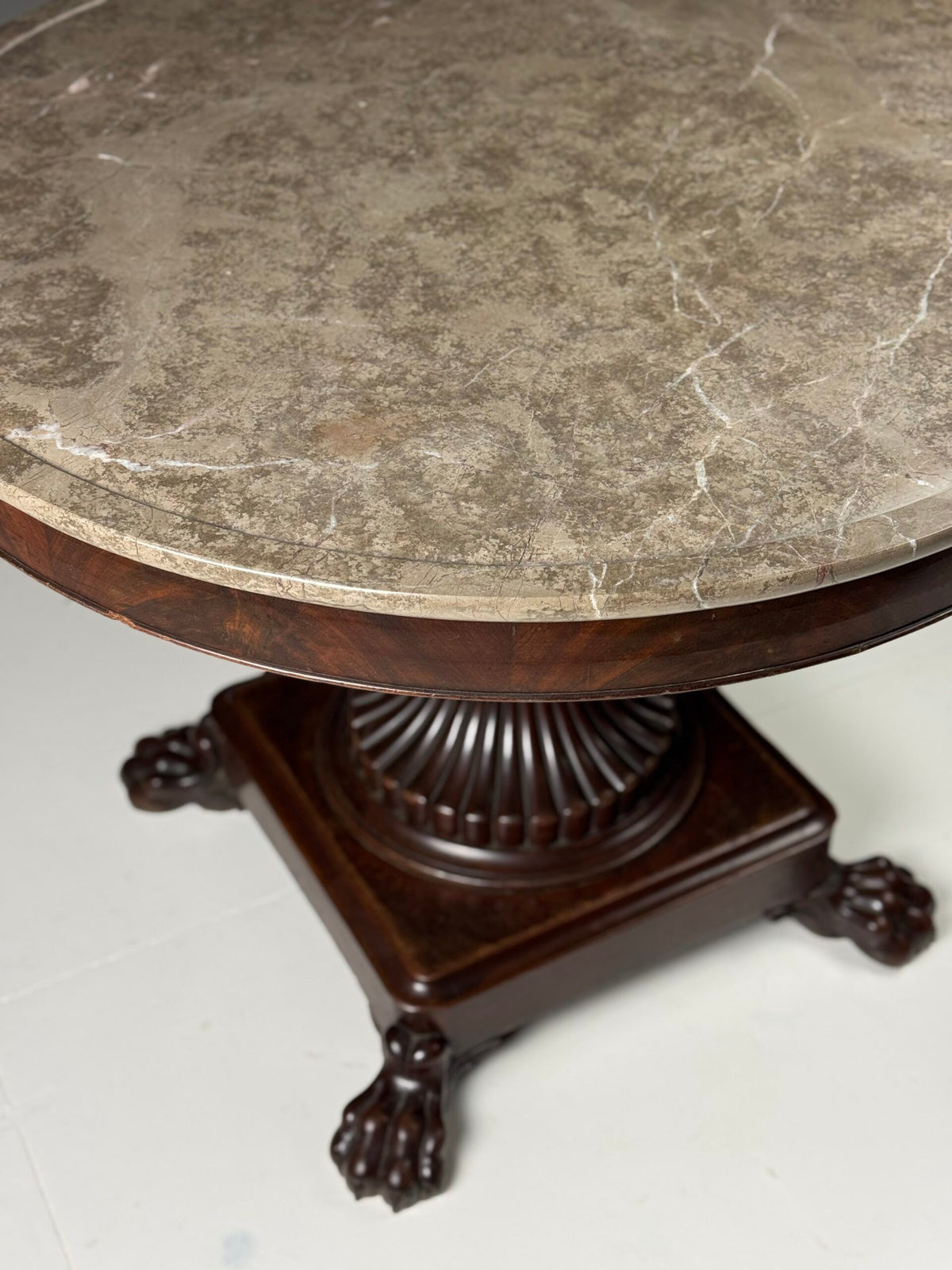 Early 19th Century French Mahogany Center Table with Claw Feet, photo 2