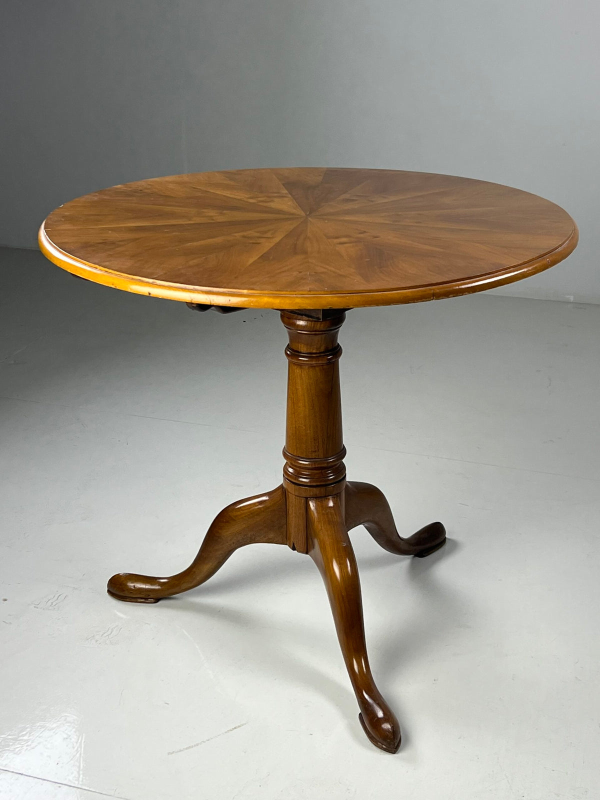 English Tilt Top Side Table, photo 1