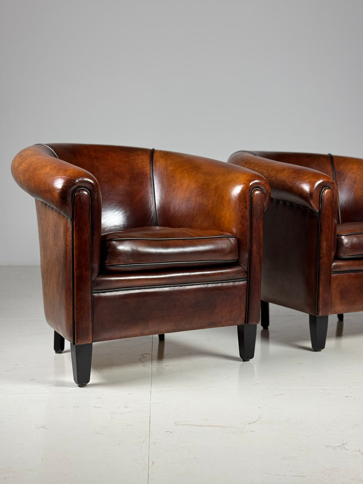 Pair of Dutch Lounge Atelier Sheepskin Club Chairs, photo 8