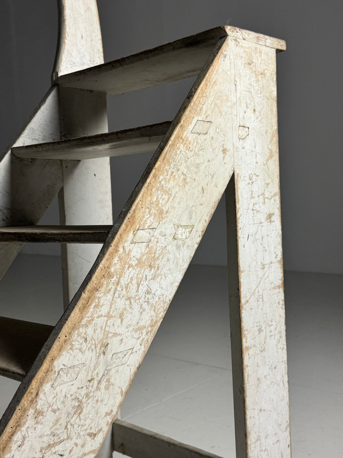 French Library Steps in Original Grey Paint, Early 20th Century, photo 3