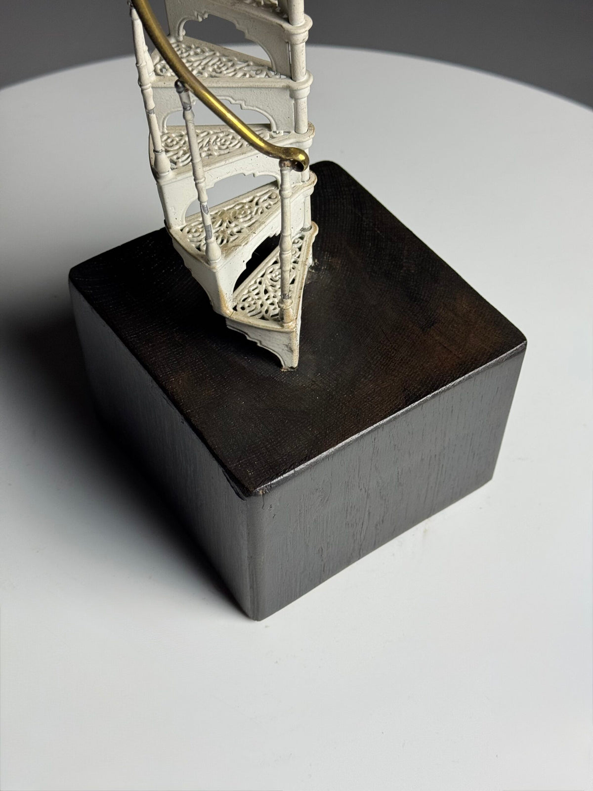 Spiral Staircase Scale Model in White Metal, photo 9