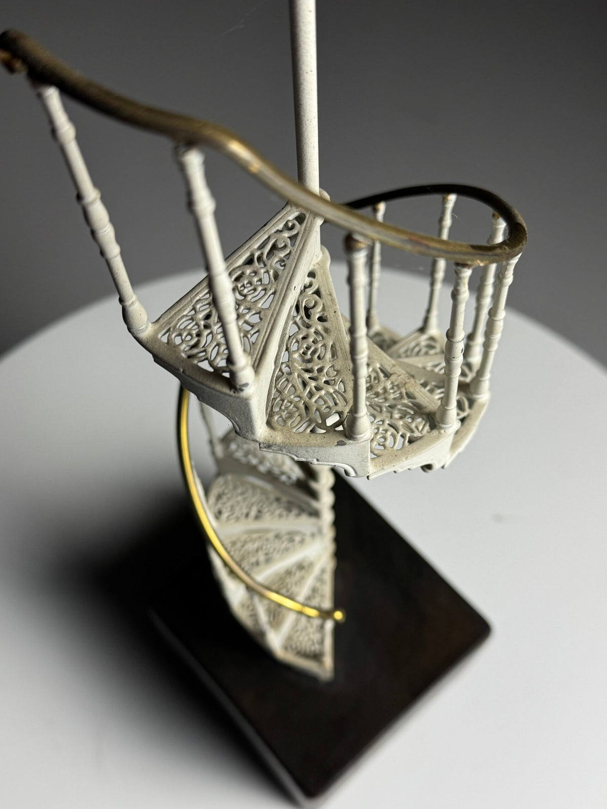 Spiral Staircase Scale Model in White Metal, photo 3