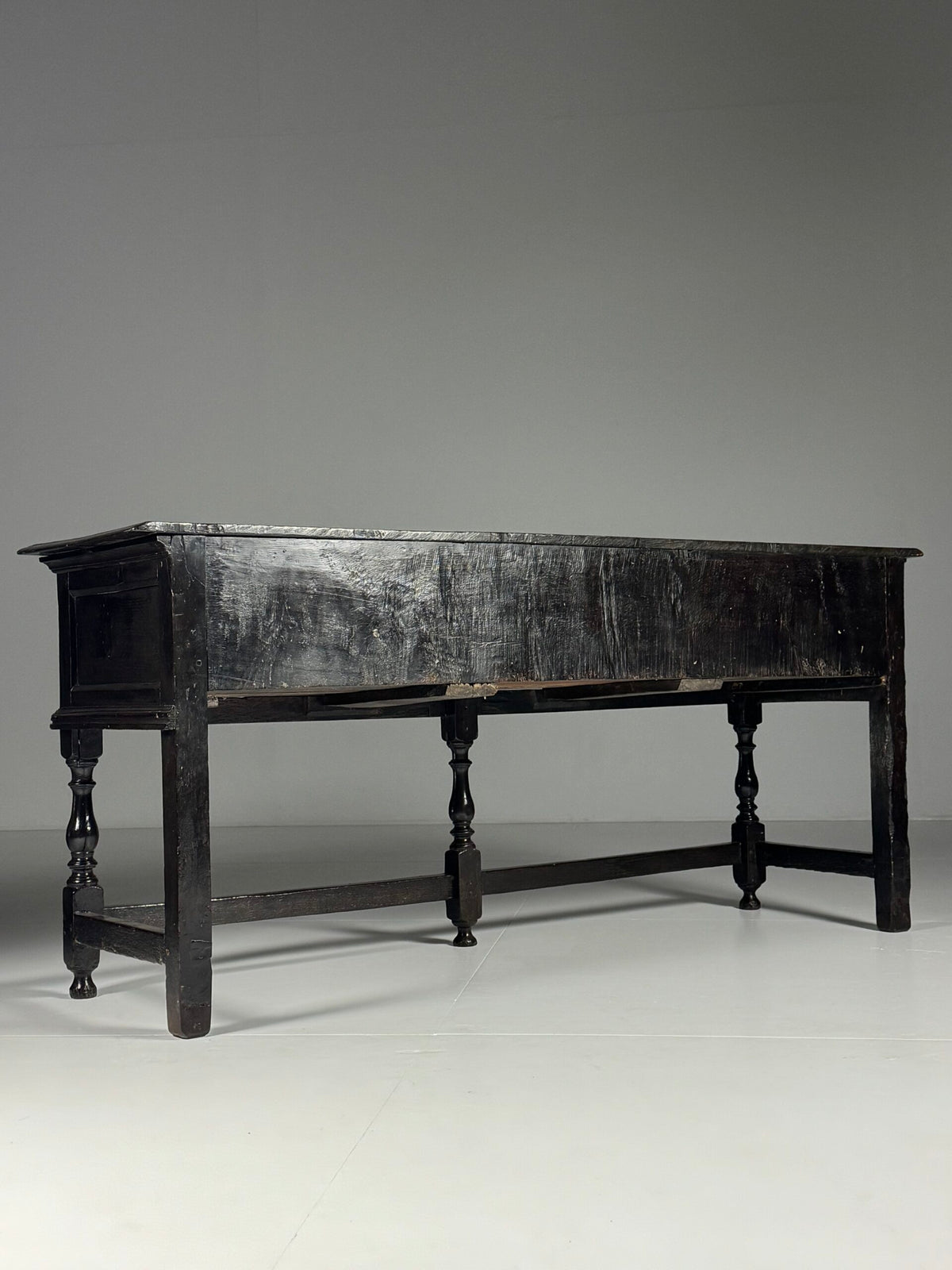 English William and Mary Oak Dresser Base, Late 17th Century, photo 2