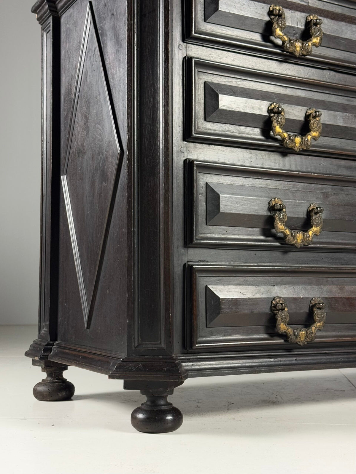 Italian Solid Walnut Commode, 18th Century, photo 2