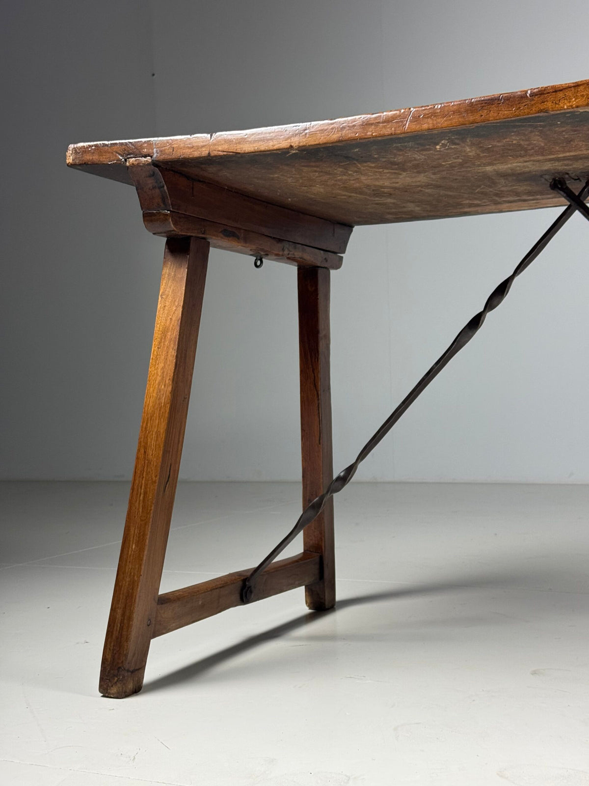 Spanish Walnut Table, 18th Century, photo 3