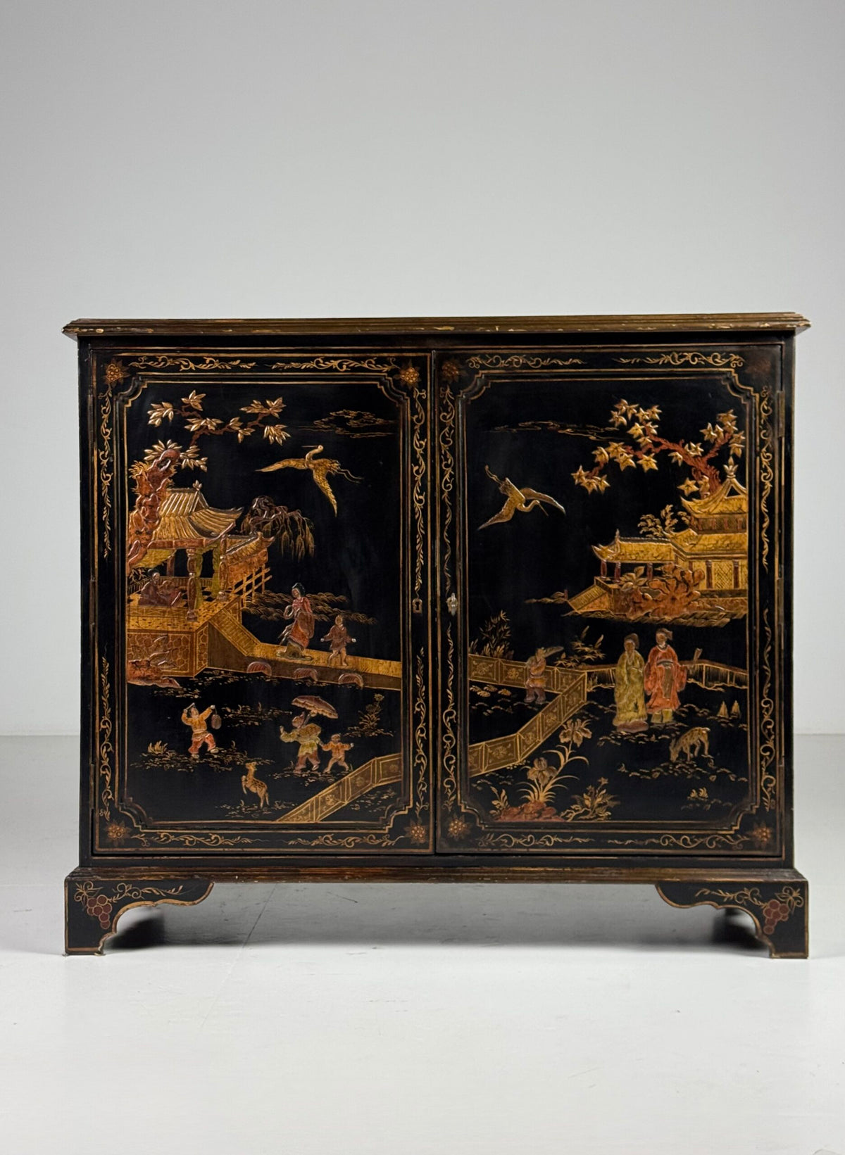 English Black Lacquer Chinoiserie Cabinet, Mid 20th Century, photo 1
