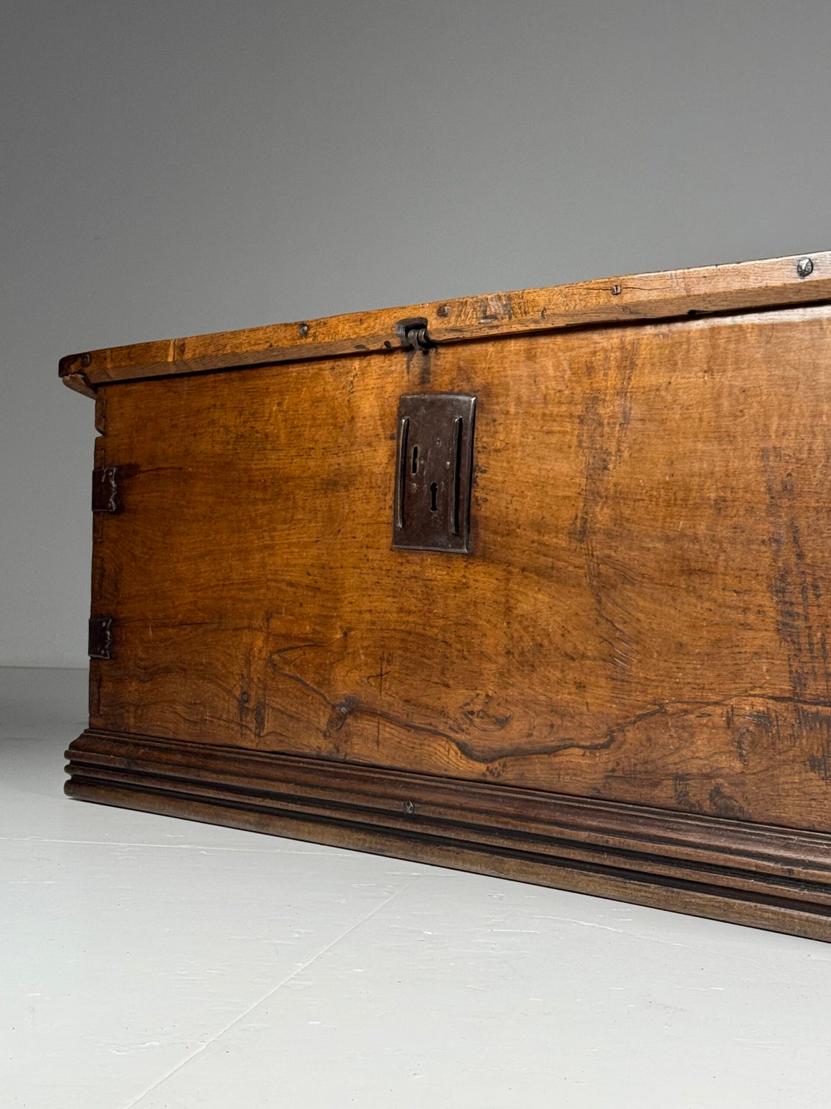 Large Spanish Walnut Chest, 18th Century, photo 27