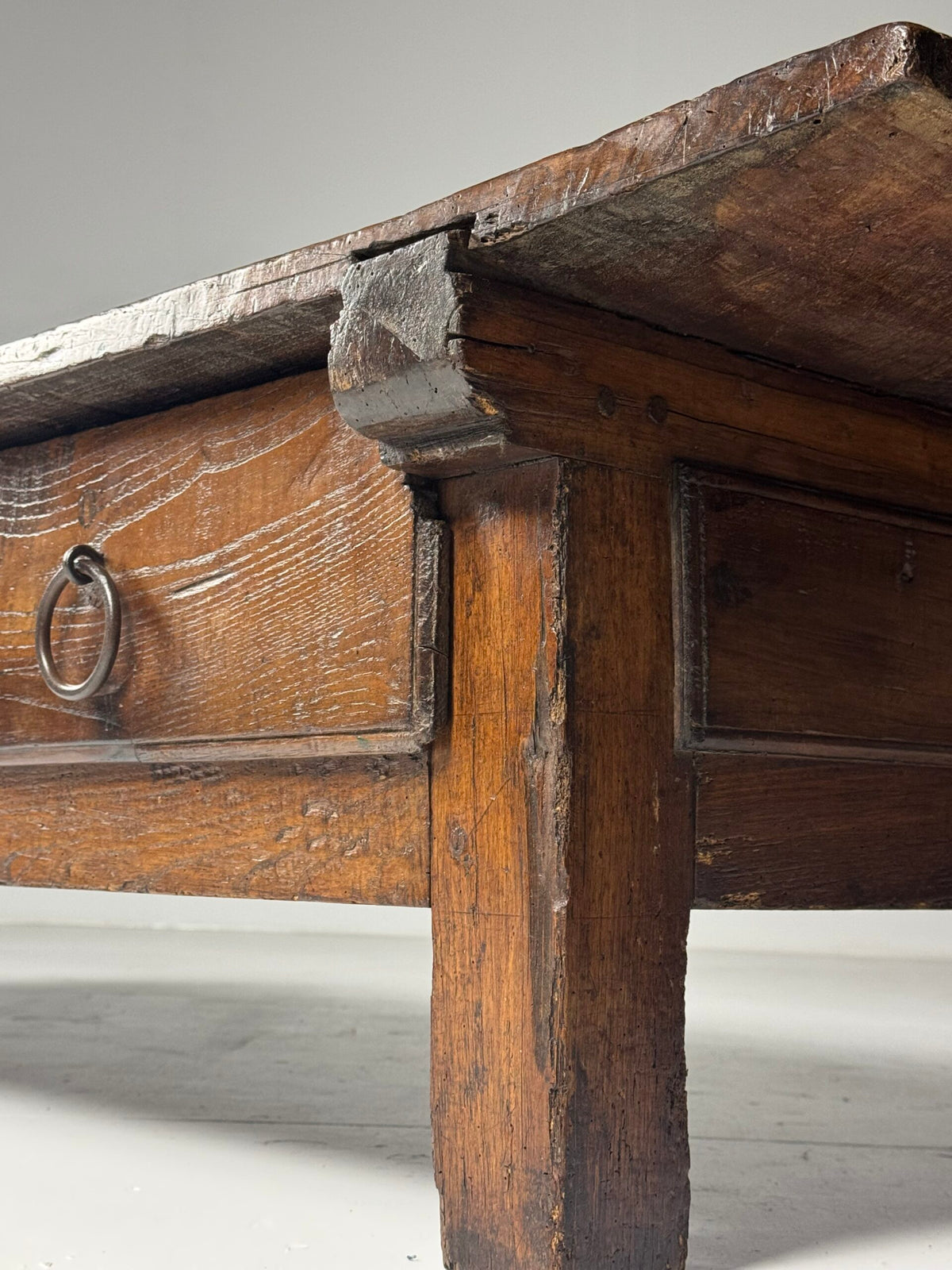 Very Long Spanish Walnut Coffee Table, 18th Century, 216 cm, photo 12