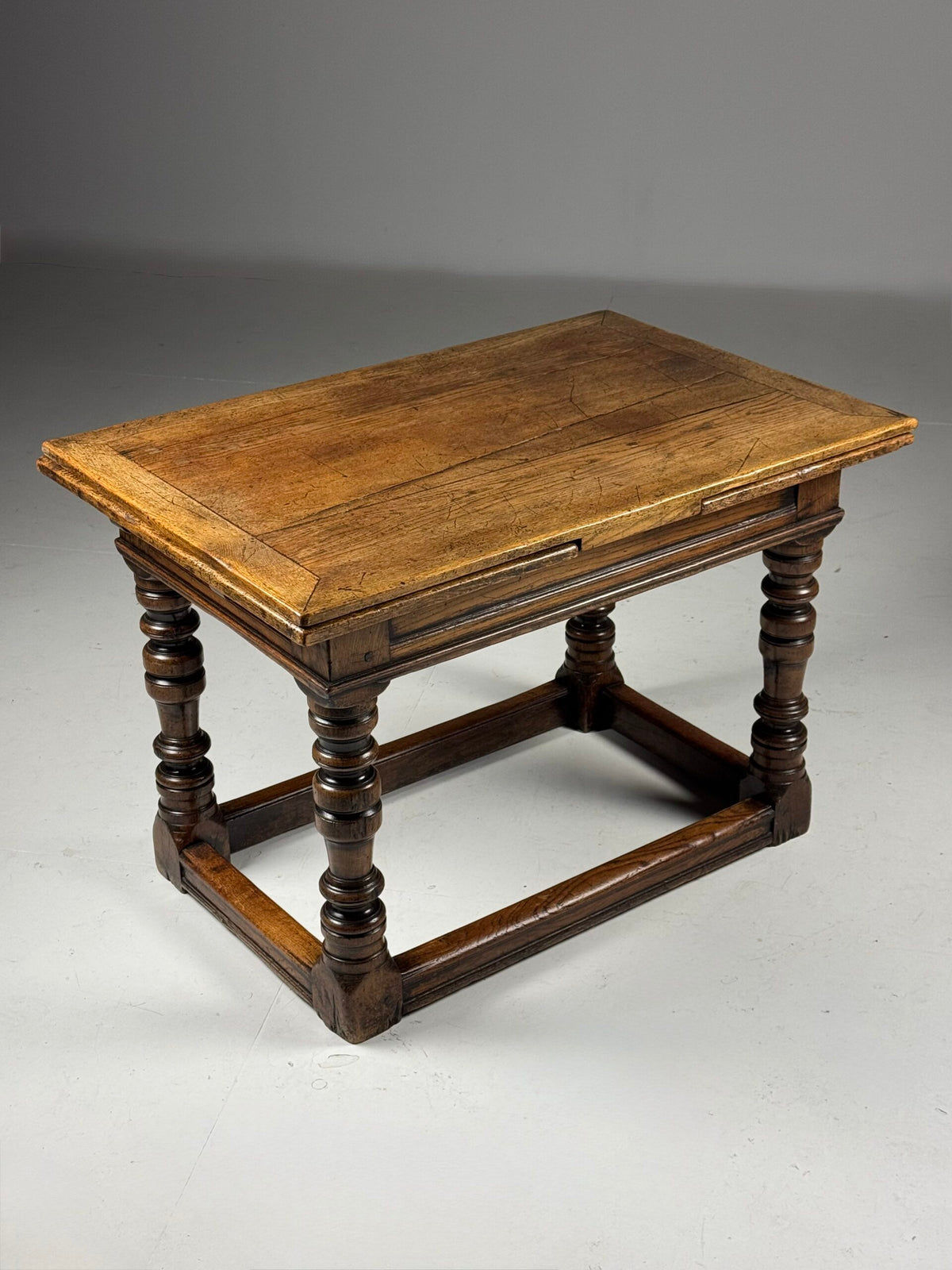 English Oak Extending Table, circa 1700, photo 1