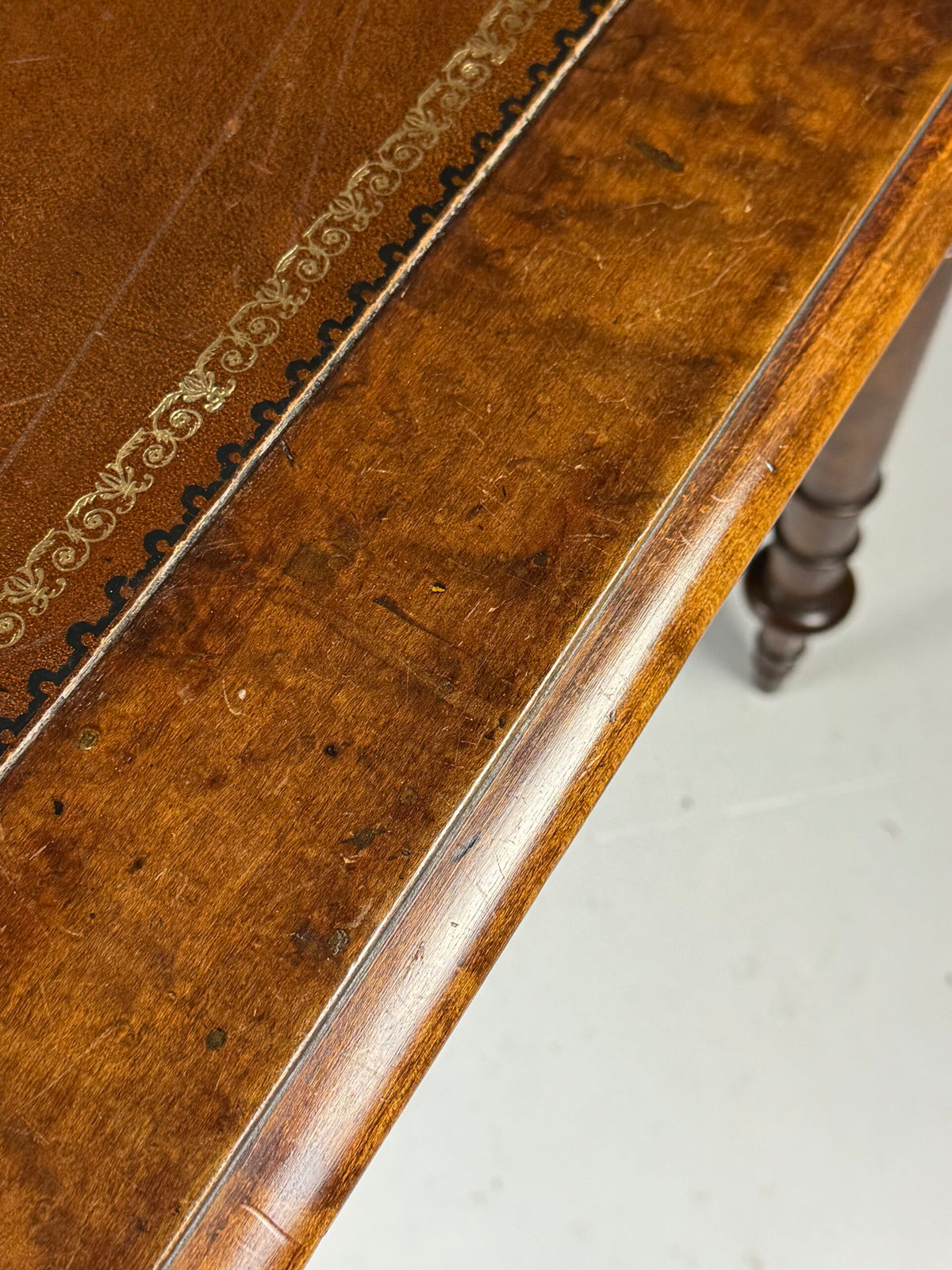 Victorian Mahogany Writing Table with Leather Top, 1850 to 1870, photo 4