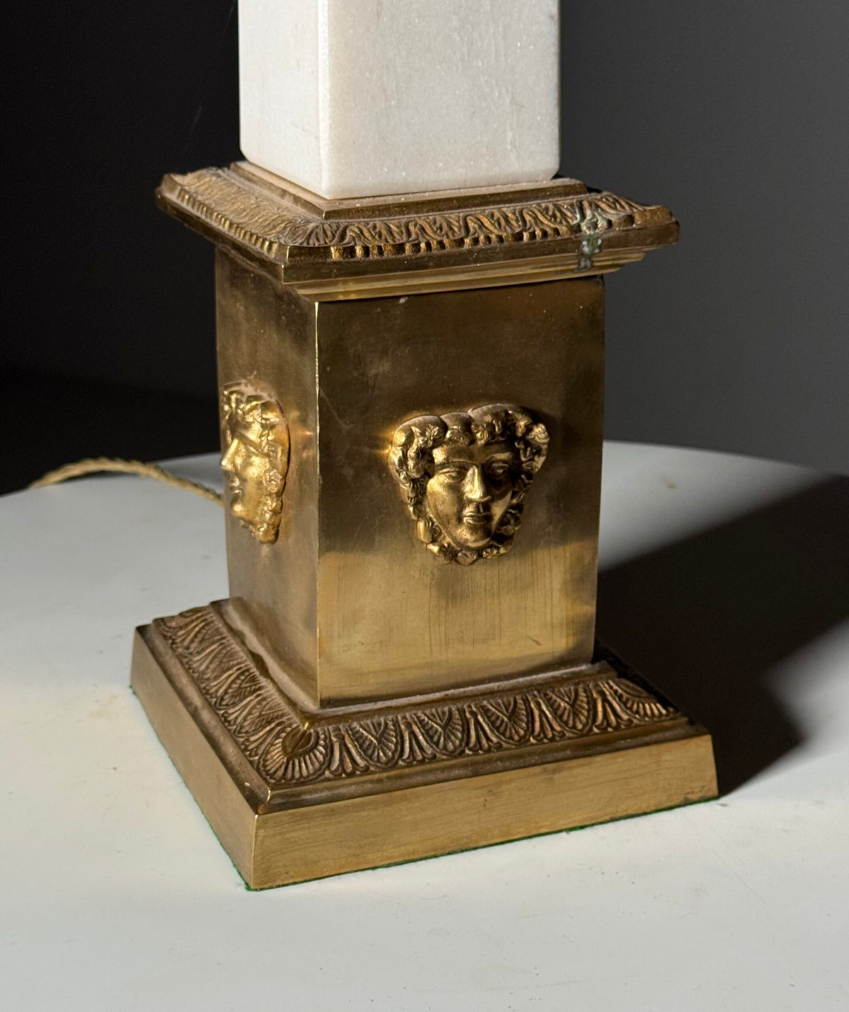 Neoclassical Marble Obelisk Table Lamp with Brass Base, 1970s, photo 5