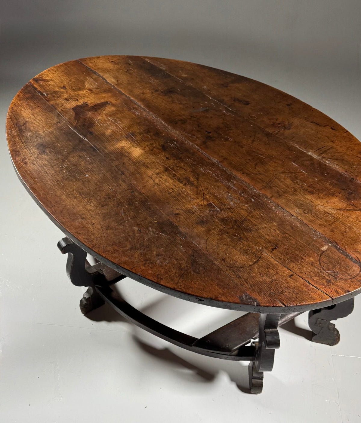 North Italian Walnut Center Table, Mid 17th Century, photo 12