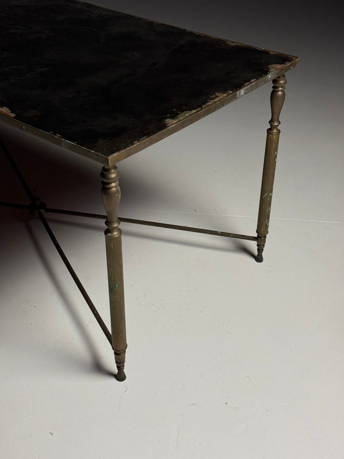 Mid Century Coffee Table with Weathered Mirror Glass Top, photo 2