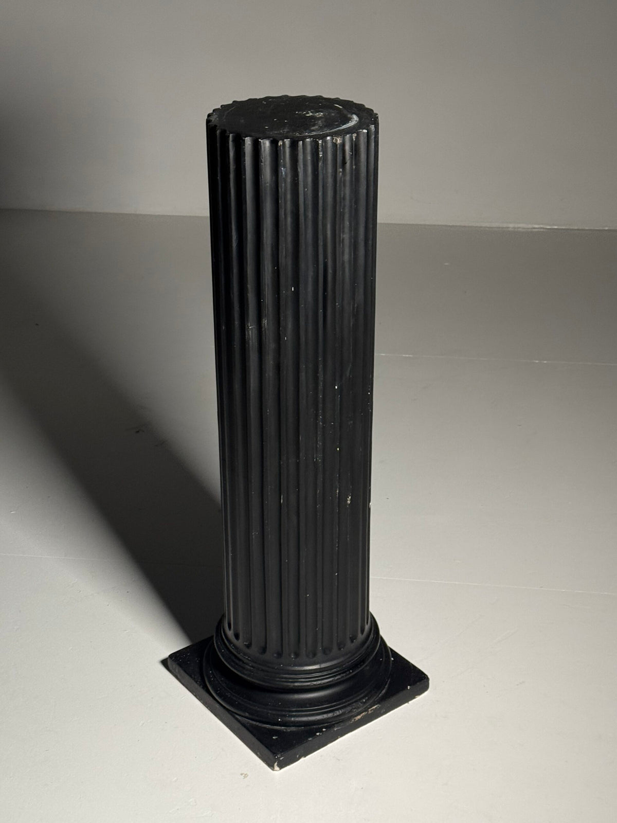 Neoclassical Black Plaster Column Pedestal, photo 2