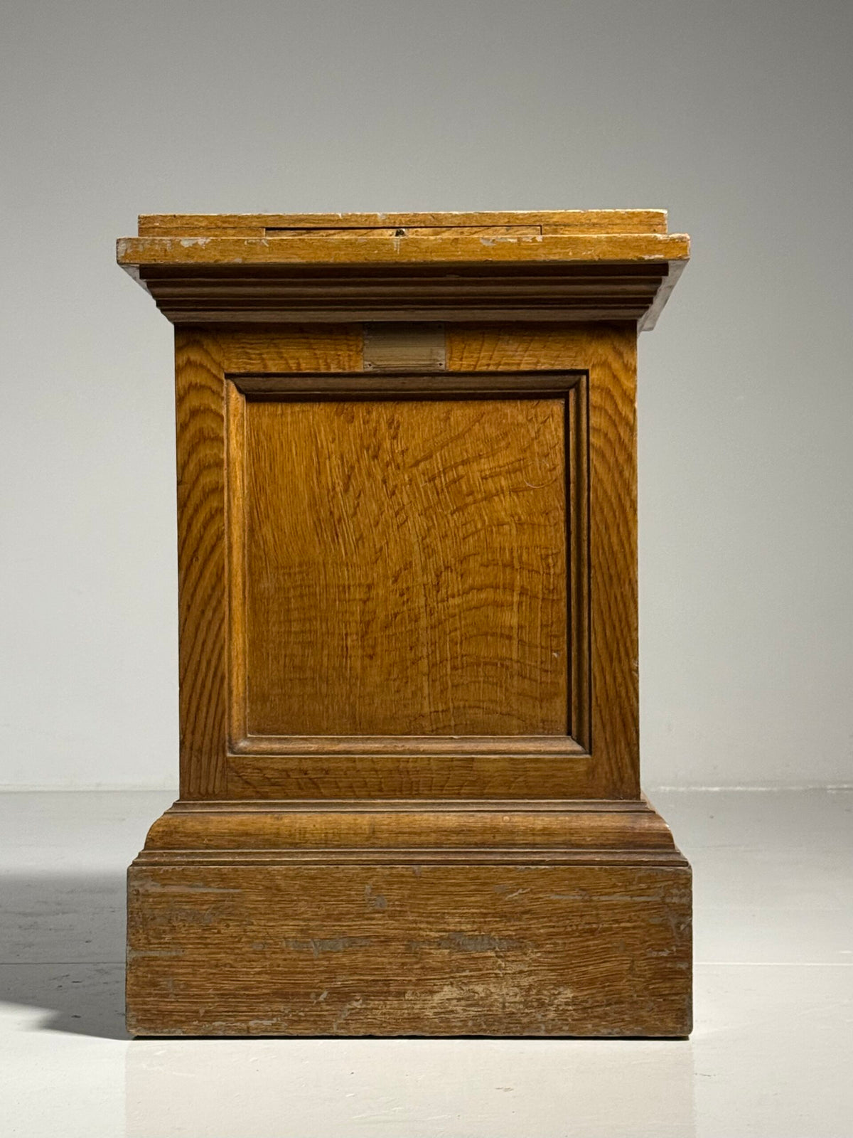 Classic Wooden Column Pedestal Painted Faux Bois Oak, 20th Century, photo 10