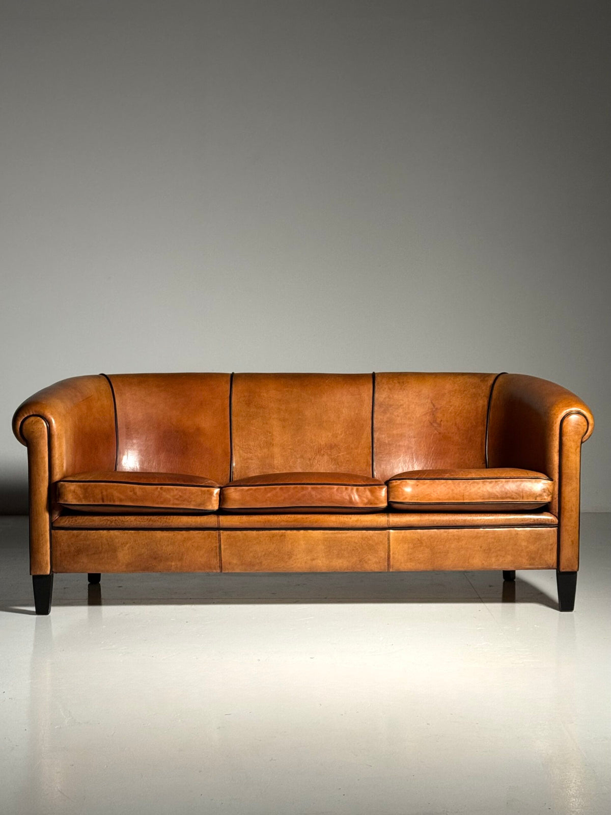 Lounge Atelier Sheepskin Leather Three Seater Sofa, Chesterfield Style, photo 1