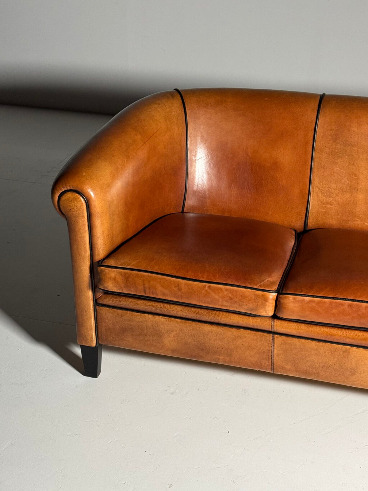 Lounge Atelier Sheepskin Leather Three Seater Sofa, Chesterfield Style, photo 20