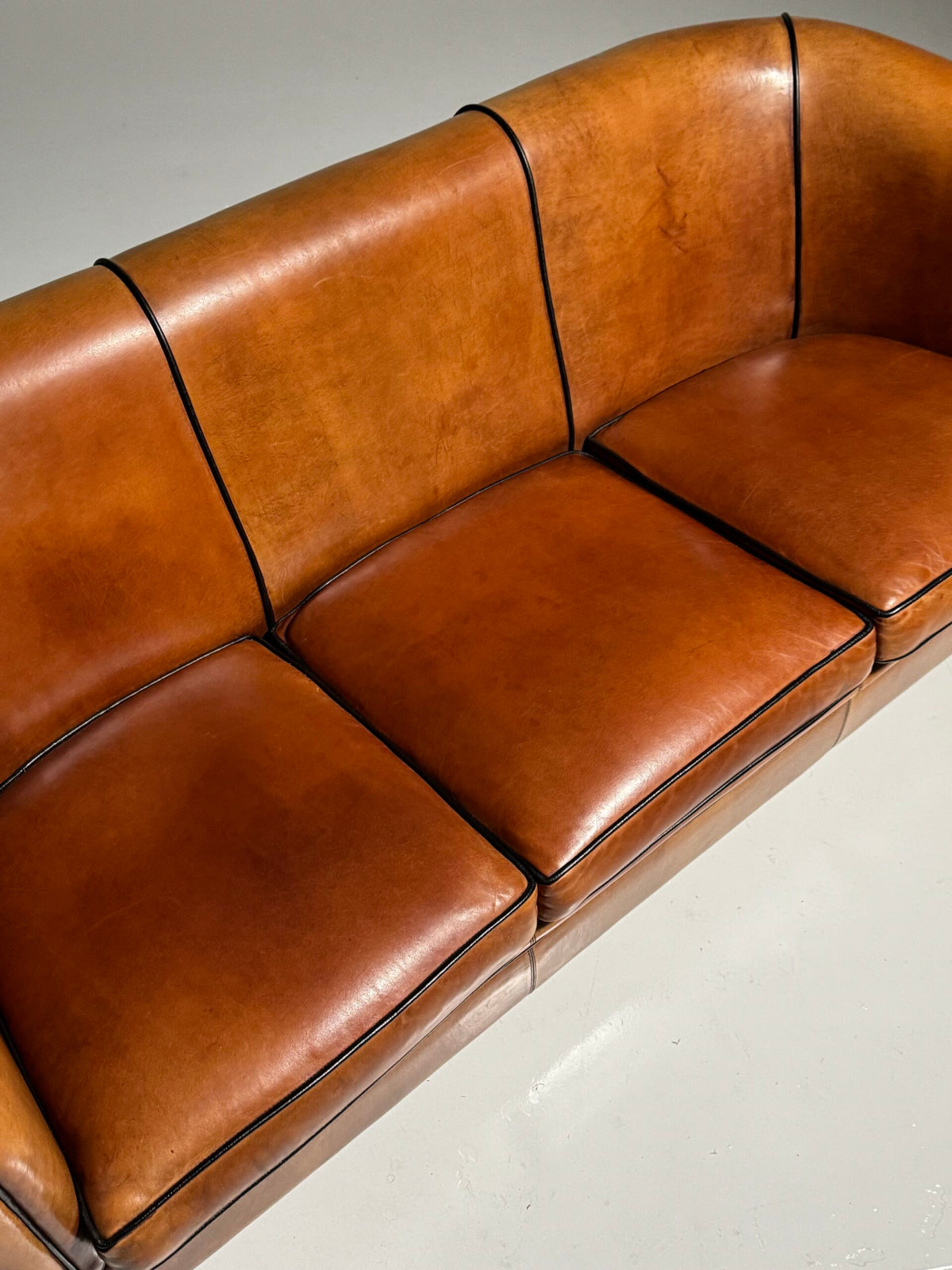 Lounge Atelier Sheepskin Leather Three Seater Sofa, Chesterfield Style, photo 9