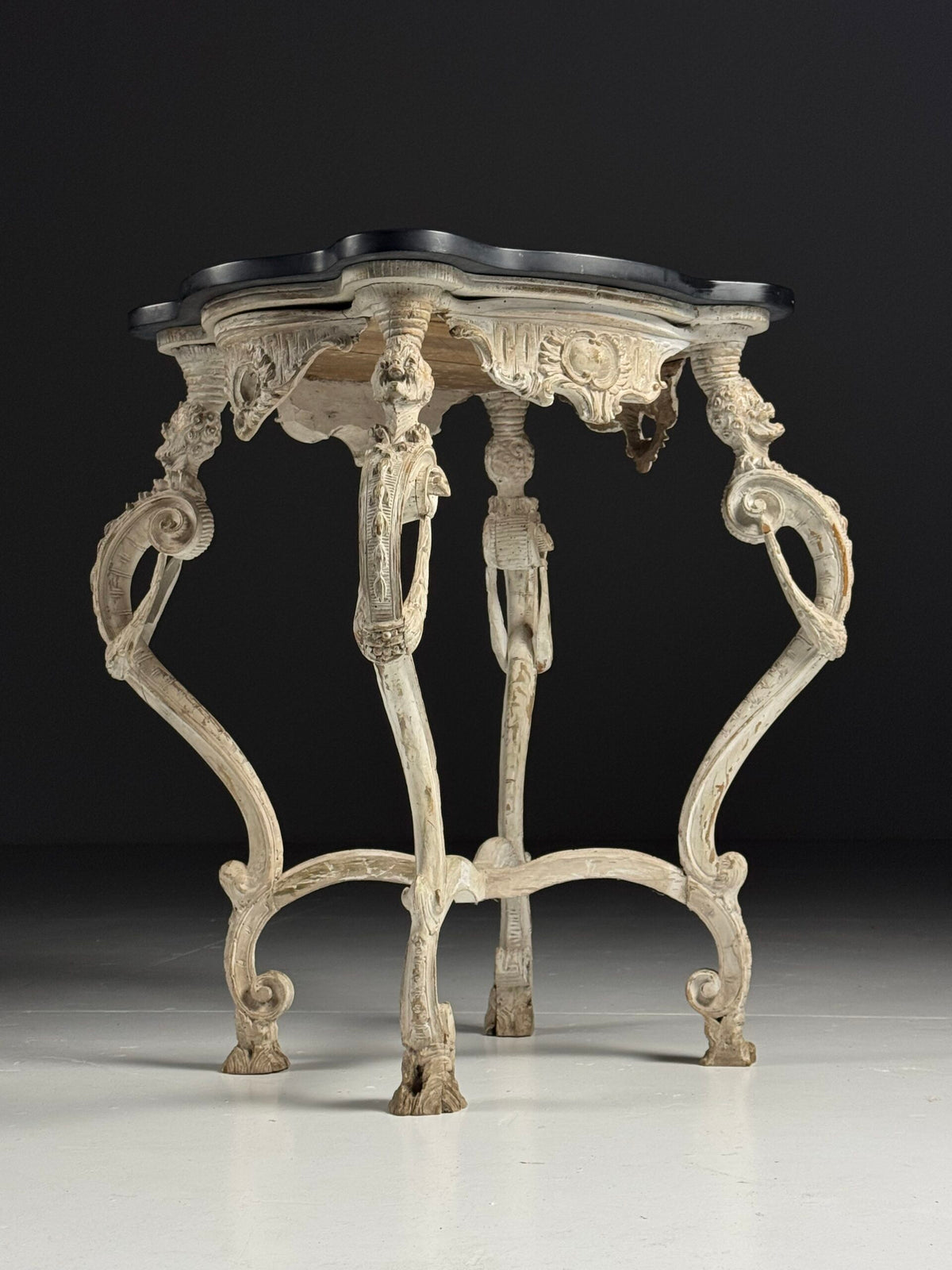 French Carved Side Table with Black Marble Top, Early 19th Century, photo 1