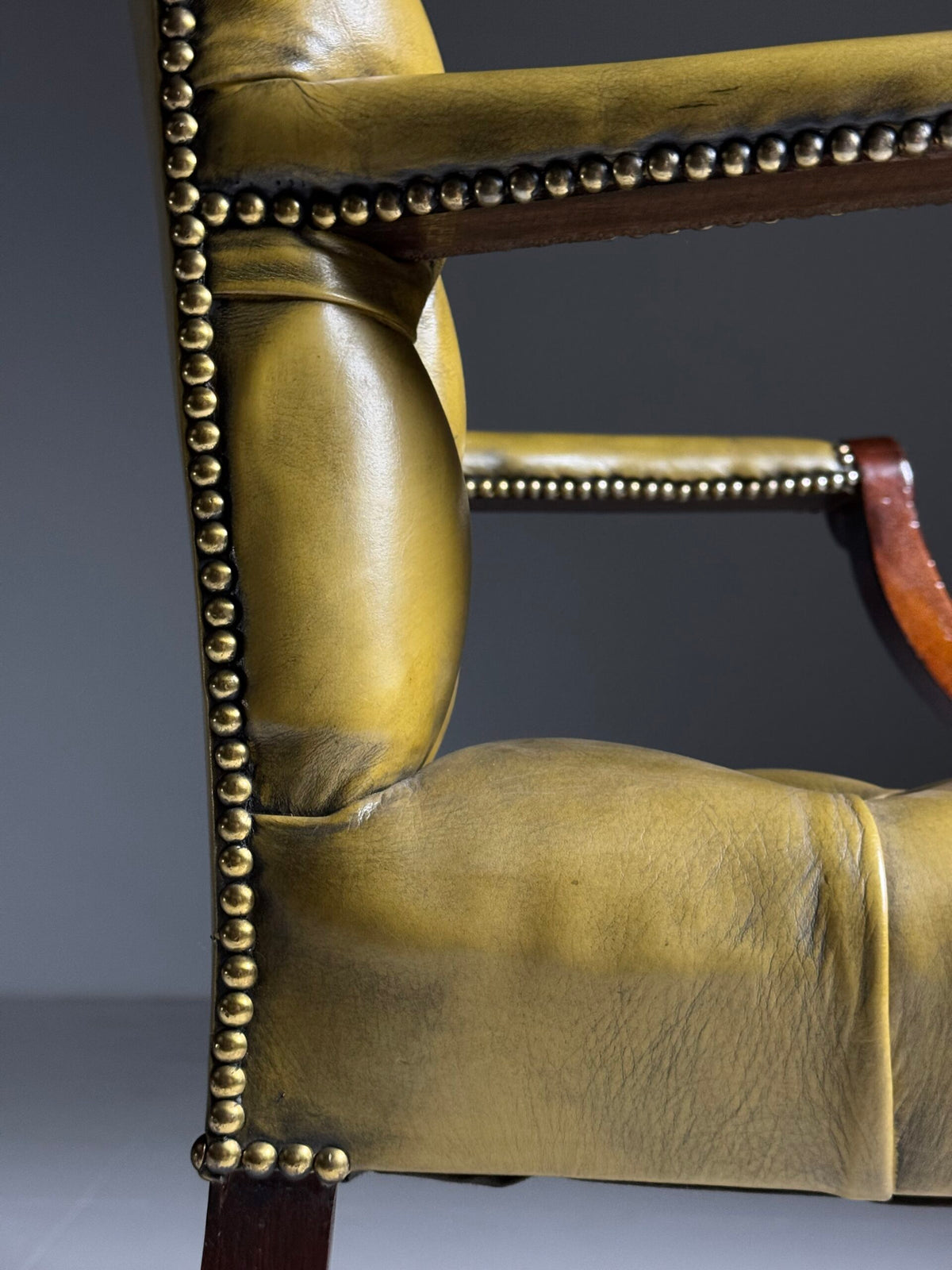 Mid 20th Century Green Leather Buttoned Desk Armchair, photo 5