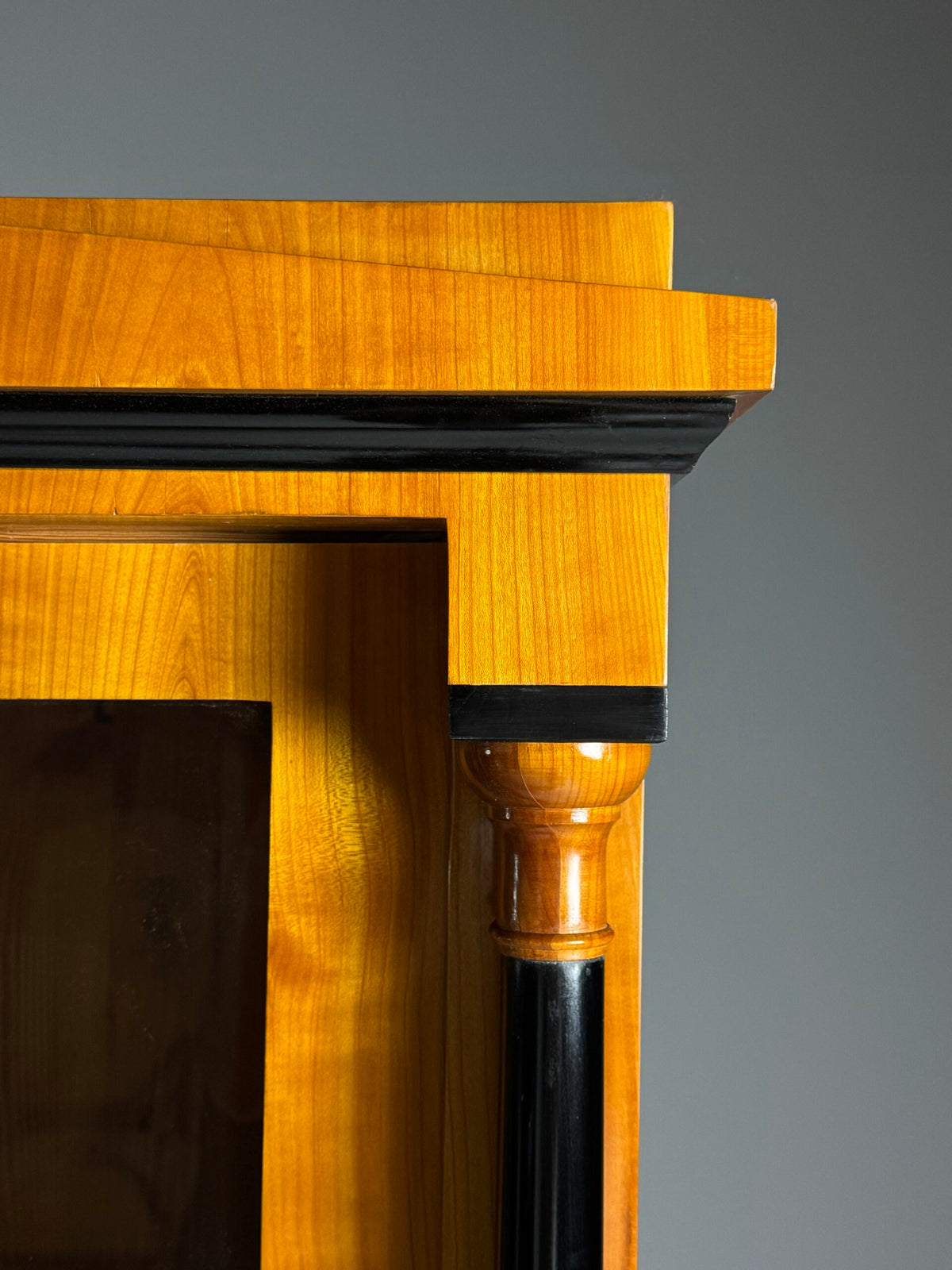 German Biedermeier Display Cabinet in Cherry Veneer, 19th Century, photo 16