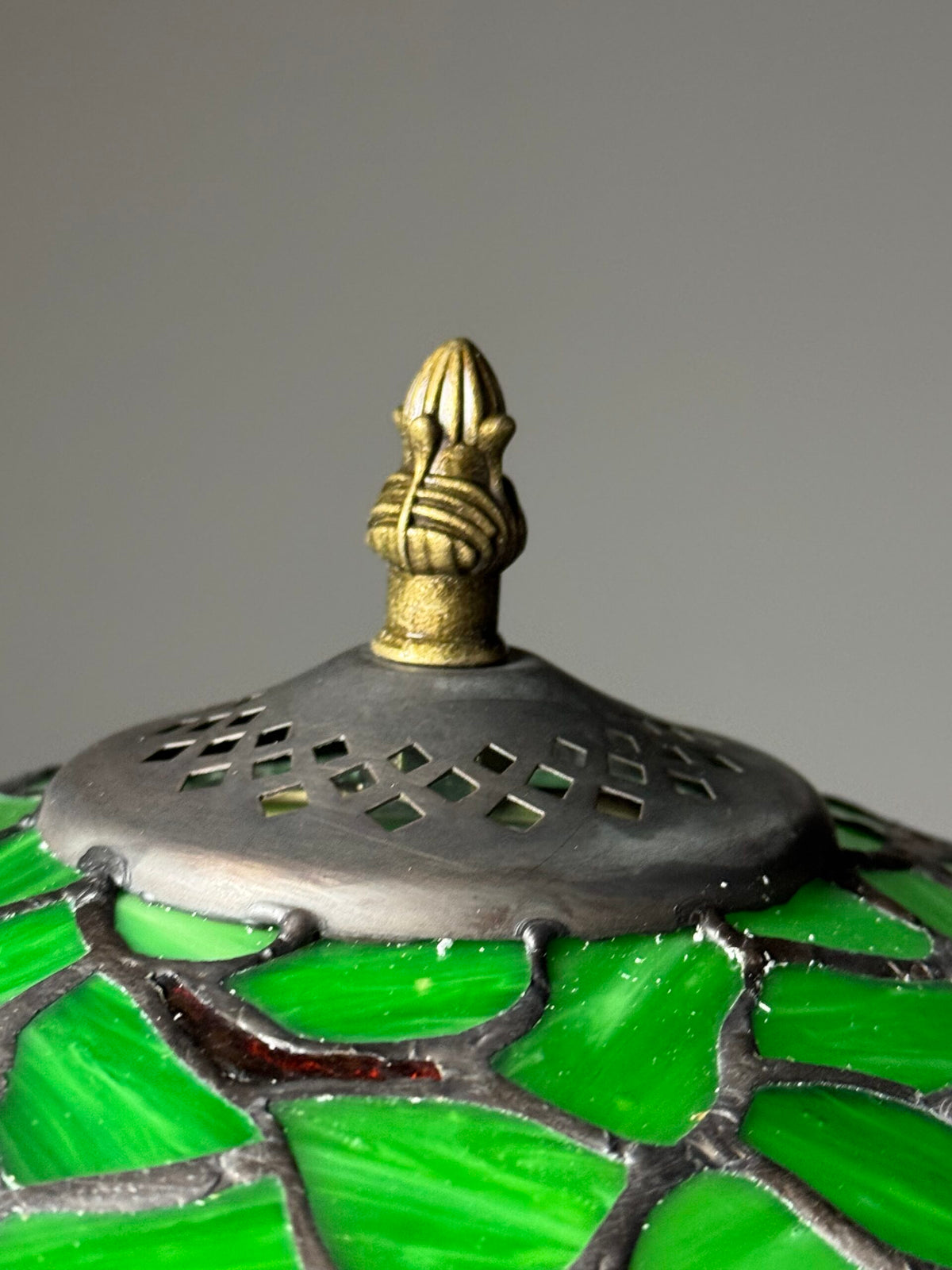 Tiffany Style Green Glass Table Lamp, photo 5
