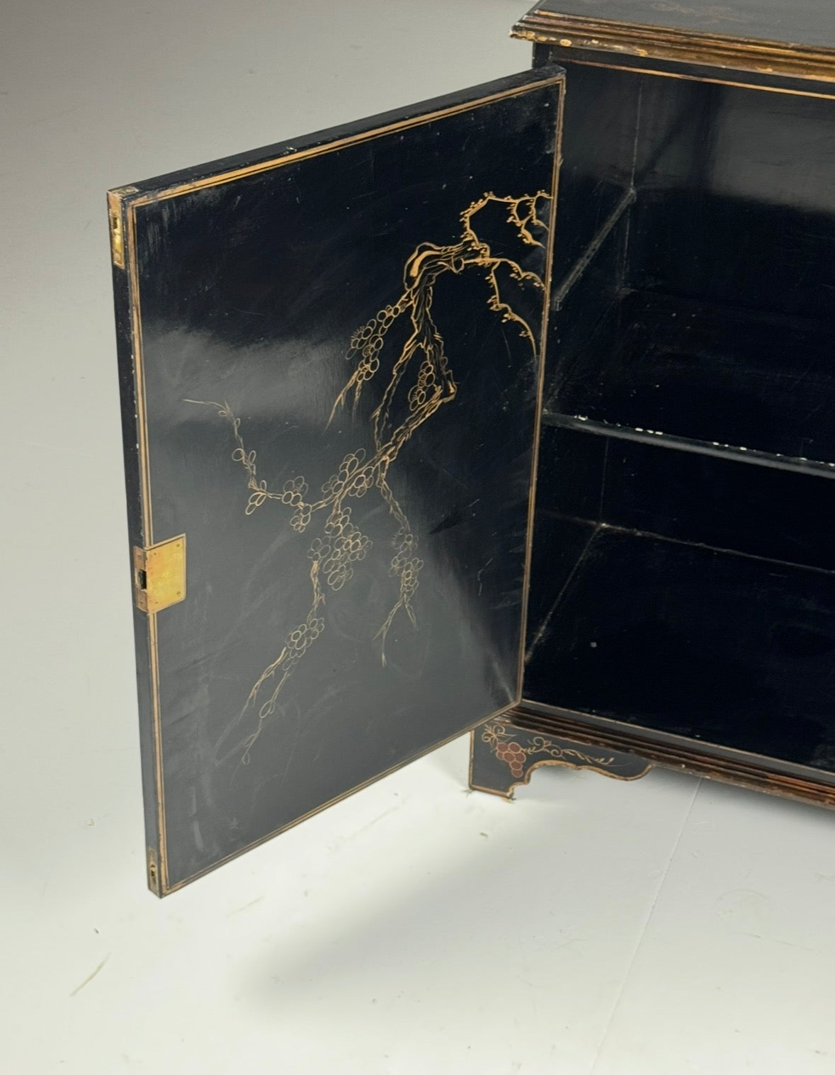 English Black Lacquer Chinoiserie Cabinet, Mid 20th Century, photo 3