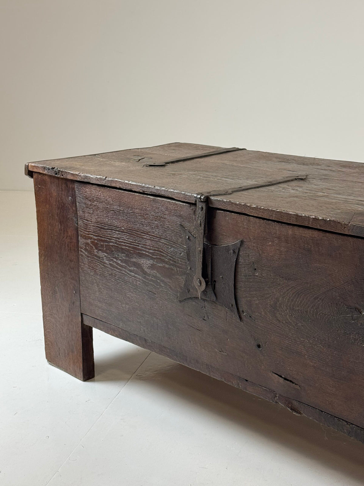Oak Plank Chest (Stollentruhe), Early 17th Century, photo 1
