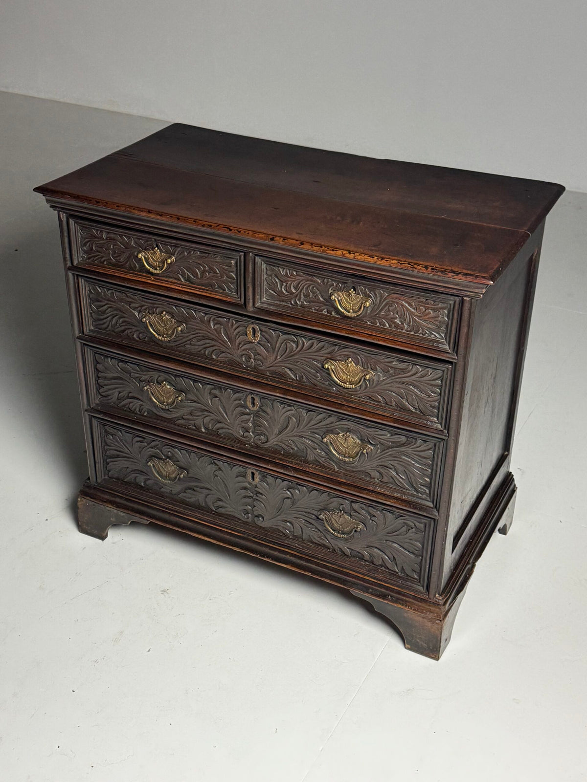 English Oak Chest of Drawers with Carved Front, Early 19th Century, photo 3
