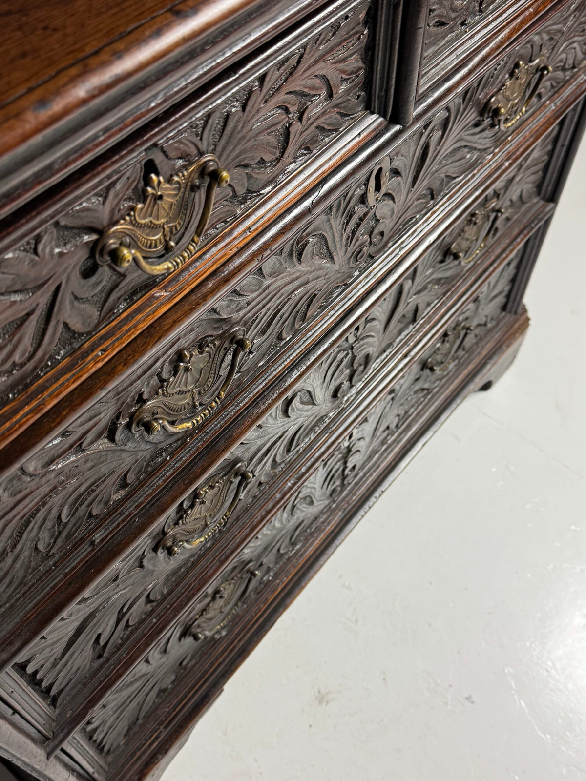 English Oak Chest of Drawers with Carved Front, Early 19th Century, photo 6