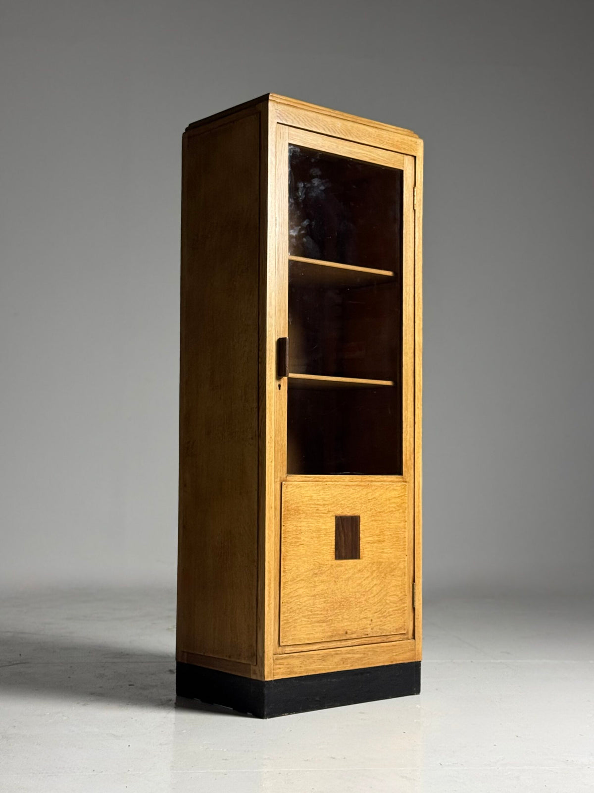 Dutch Art Deco Oak Small Bookcase, 1920 to 1940, photo 1