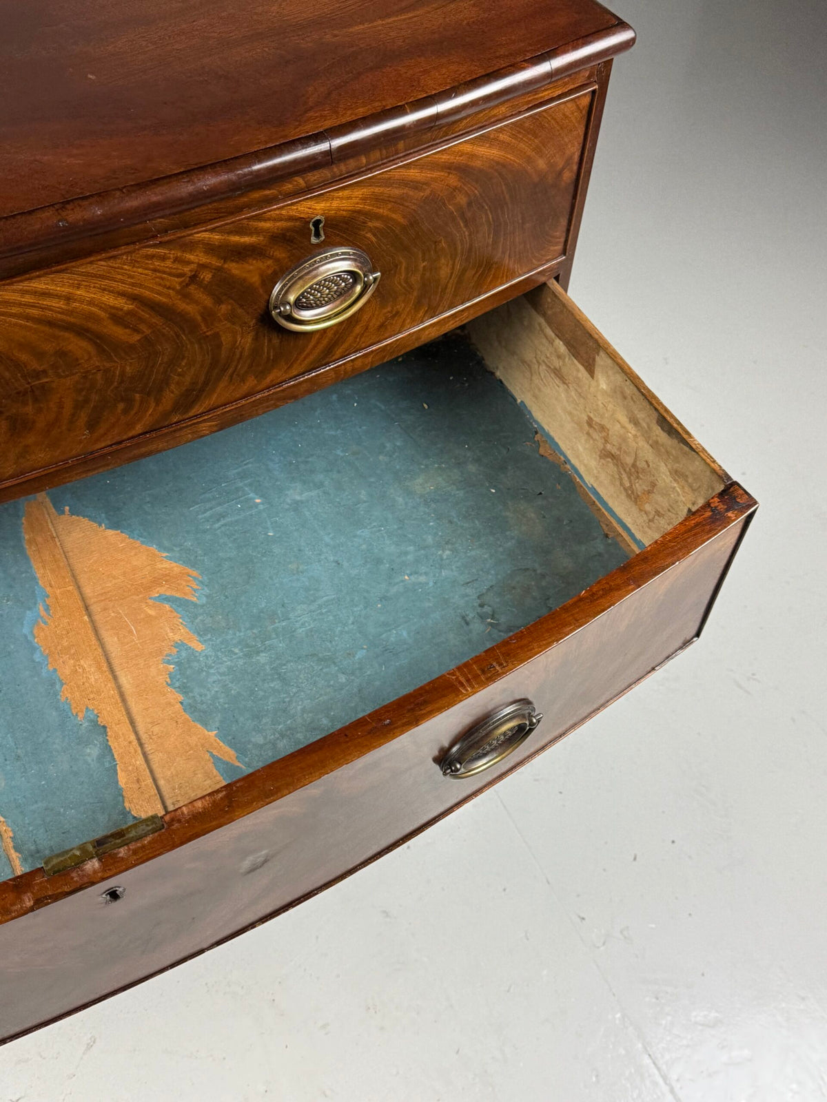 Mahogany Bowfront Chest of Drawers, England, Late 19th Century, photo 7