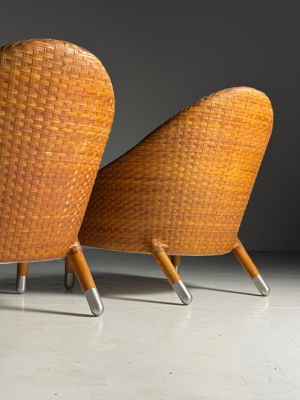 Pair of B&B Italia Cognac Leather Club Chairs by Antonio Citterio, photo 16